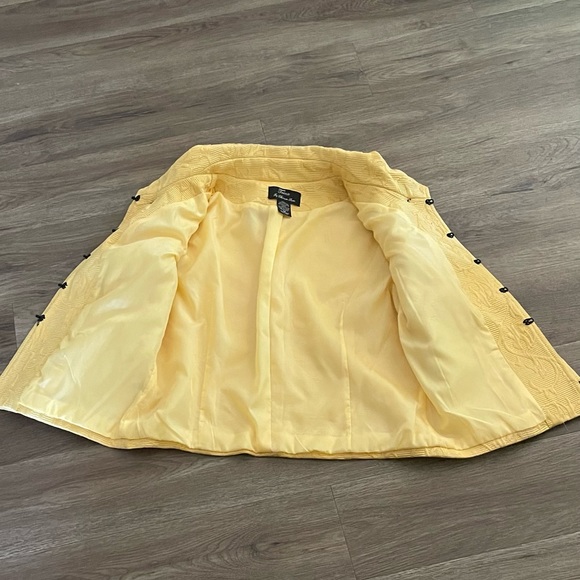 Trenz By Theresa Renz Quilted Yellow Blazer. - Picture 5 of 11